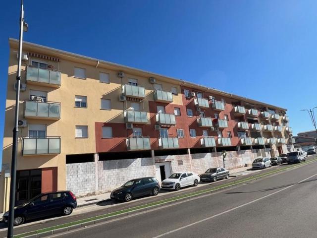 Local comercial en venta en Villanueva de la Serena photo 0