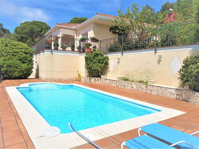 Chalet en venta en Vidreres, Aiguaviva Park photo 0