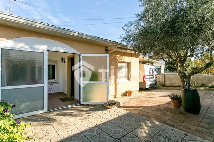 Casa en venta en La Torre de Claramunt photo 0