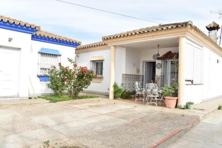 Chalet en venta en Chiclana de la Frontera, Marquesado photo 0
