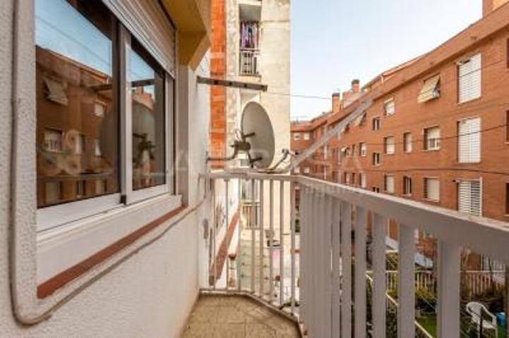 Piso en venta en L'Hospitalet de Llobregat, Pubilla cases photo 0