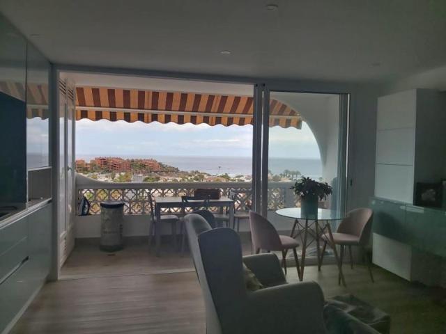 Apartamento en venta en Arona, Palm Mar photo 0