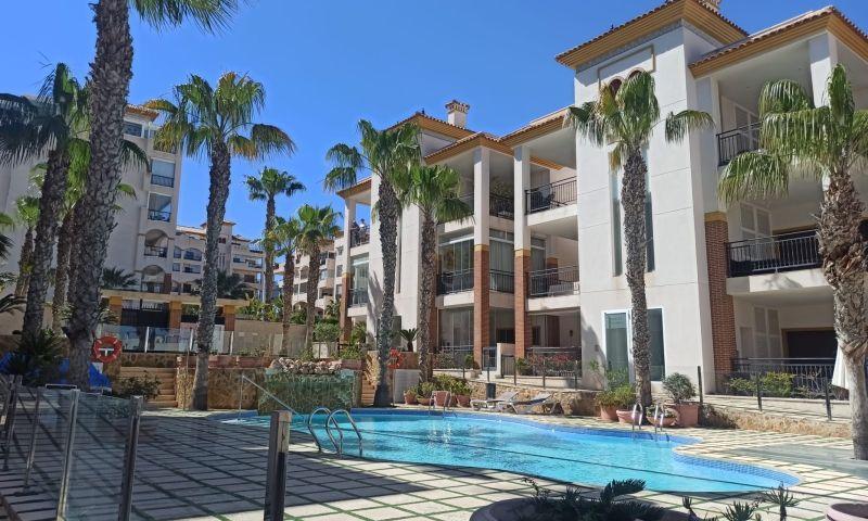 Piso en venta en Alicante photo 0