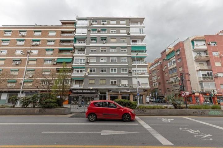 Piso en venta en Granada, Alhamar photo 0