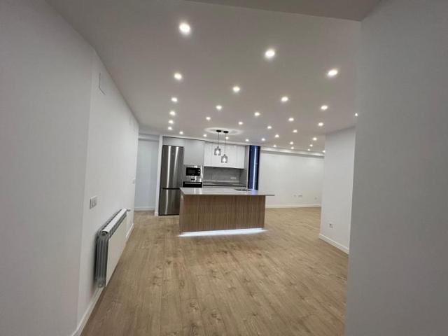 Piso en venta en León, El Ejido- Sta. Ana photo 0