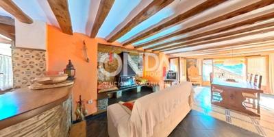 Casa en venta en Rialp, Surp photo 0