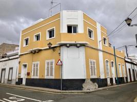Adosada en venta en Las Palmas de Gran Canaria, San Lorenzo photo 0