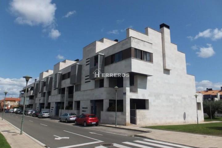 Duplex en venta en Lardero, Lardero photo 0
