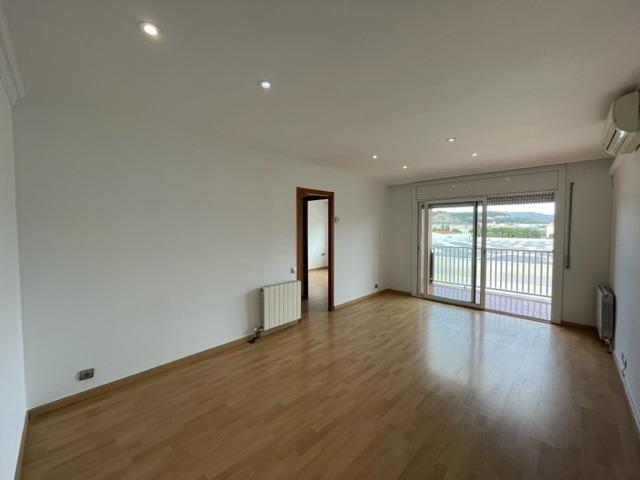 Piso en venta en Igualada, Poble Sec photo 0