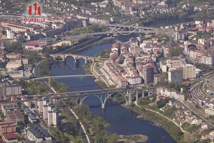 Local comercial en venta en Ourense, Veintiuno photo 0