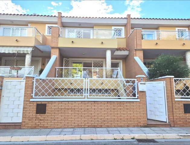 Adosada en venta en Guardamar de la Safor, Guardamar de la Safor photo 0