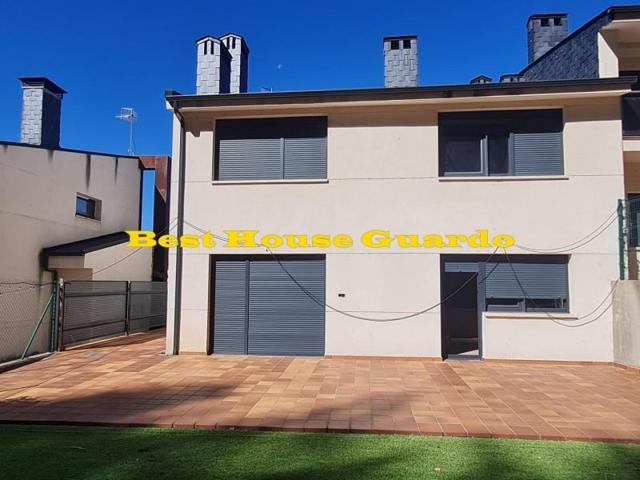 Adosada en venta en Palencia, Guardo photo 0