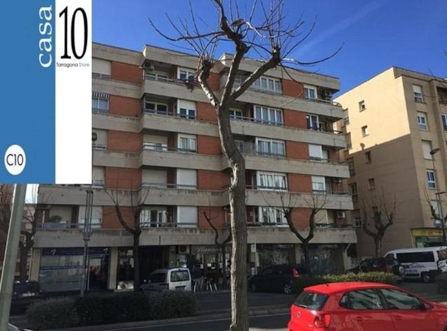 Local comercial en venta en Tarragona, Tarragona photo 0