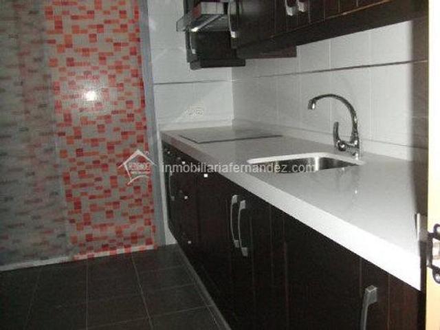 Apartamento en venta en Cáceres, Centro photo 0