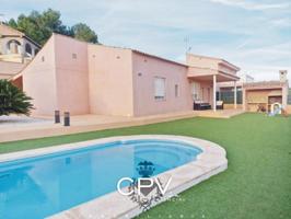Chalet en venta en Monserrat, Montserrat photo 0