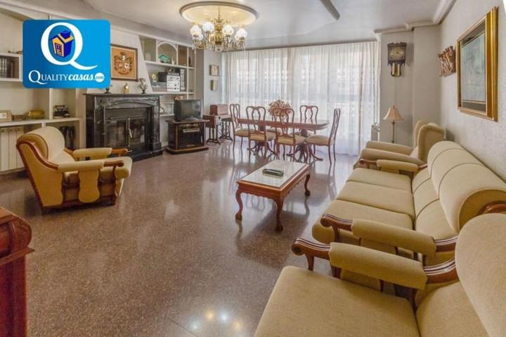 Casa en venta en Villena, Centro photo 0