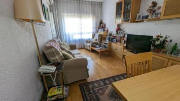 Piso en venta en Barcelona, La Bordeta photo 0