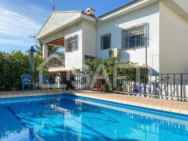 Casa en venta en Alginet photo 0