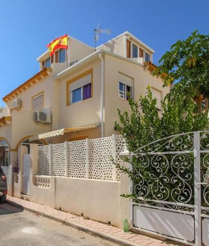 Adosada en venta en Orihuela Costa, Playa Flamenca photo 0