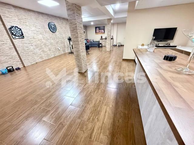 Adosada en venta en Mairena del Alcor, Andalucia photo 0