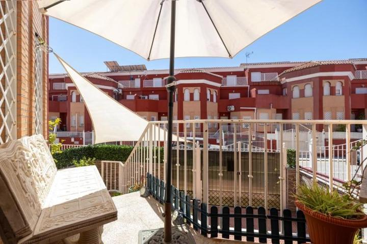 Adosada en venta en Cúllar Vega, Vega de granada zona noroeste photo 0