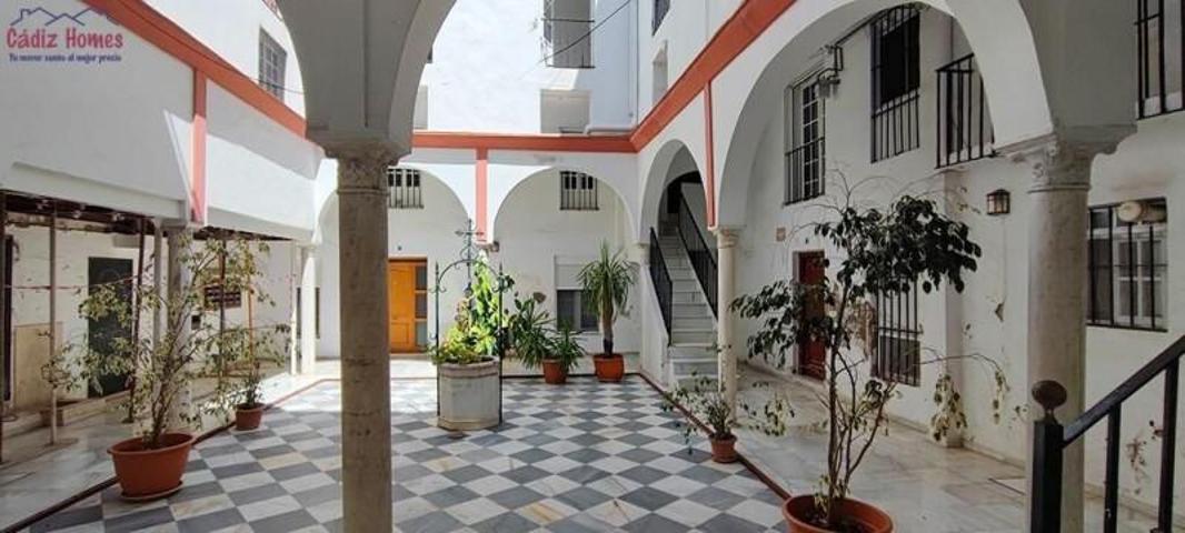 Piso en venta en Cádiz, Centro photo 0