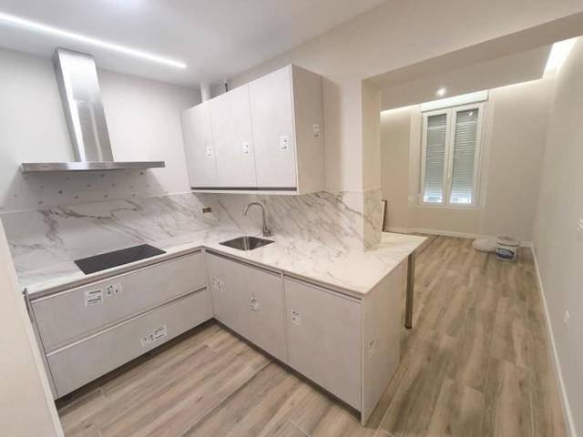 Piso en venta en León, Centro photo 0