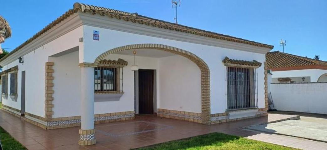 Chalet en venta en Chiclana de la Frontera, Marquesado photo 0