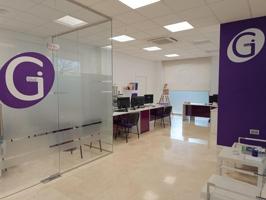 Local comercial en venta en Sevilla, Parque Alcosa photo 0