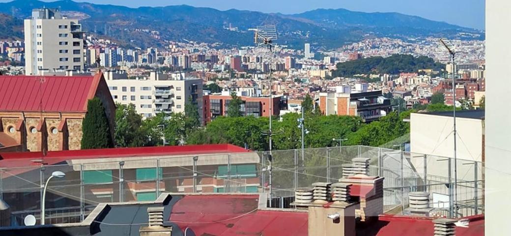 Piso en venta en Barcelona, Carrer de Navata, 08035 photo 0