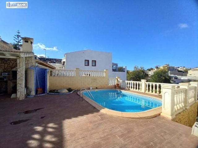 Chalet en venta en La Nucia, Urbanizaciones photo 0