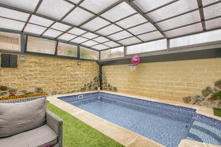 Adosada en venta en Villanueva de la Torre photo 0