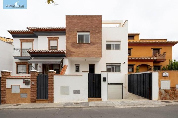 Adosada en venta en Gójar, Gójar photo 0