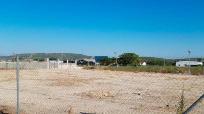 Terreno en venta en Lucena, Avenida del Medio Ambiente, 14900 photo 0