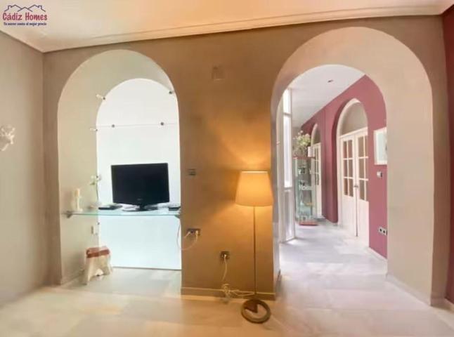 Piso en venta en Cádiz, Centro photo 0