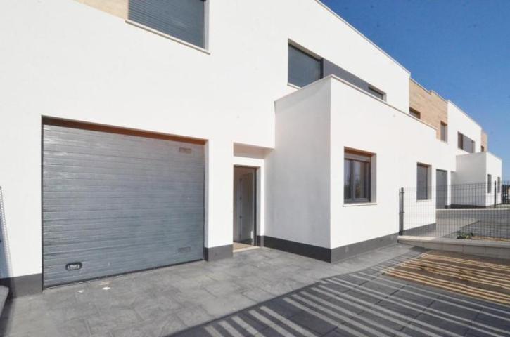 Adosada en venta en Doñinos de Salamanca, DOÑINOS photo 0