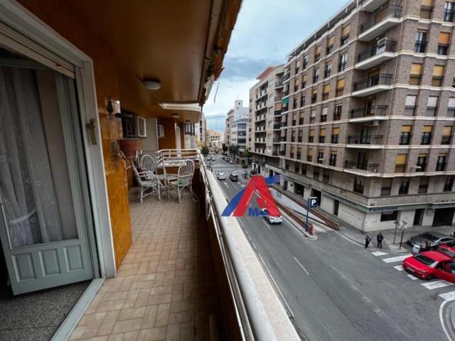 Piso en venta en Elche, Corazon de Jesus photo 0