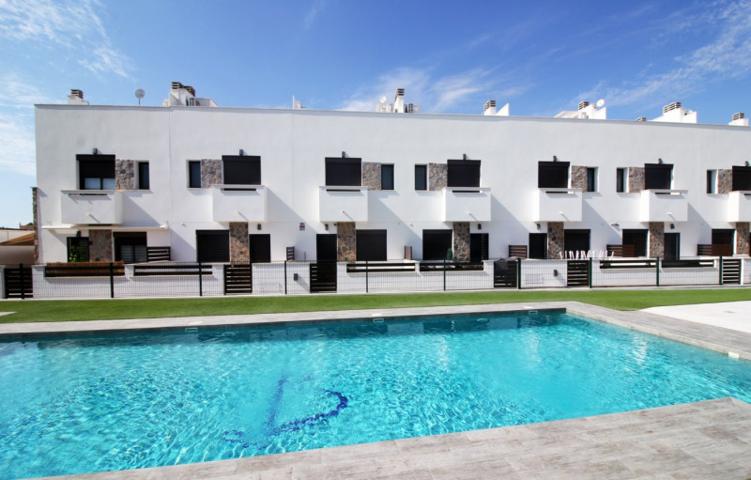 Chalet en venta en Pilar de la Horadada, PILAR DE LA HORADADA photo 0