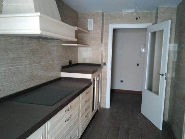 Apartamento en venta en Cáceres, Centro photo 0