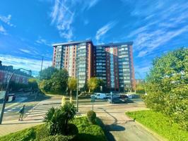 Piso en venta en Bilbao, Txurdinaga photo 0