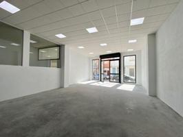 Local comercial en venta en Morón de la Frontera, Semi-Centro photo 0