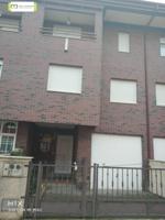 Chalet en venta en León, Trobajo del Camino photo 0