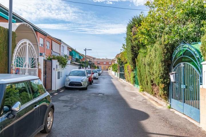 Adosada en venta en Armilla, Ayuntamiento photo 0