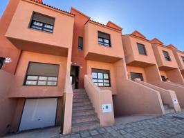 Casa en venta en Puerto del Rosario photo 0