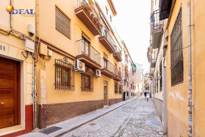 Piso en venta en Granada, Realejo photo 0