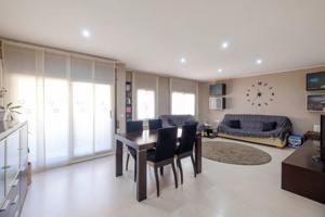 Piso en venta en Viladecans, Rambla photo 0