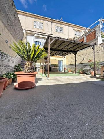 Adosada en venta en Peligros, Vega de granada zona noroeste photo 0