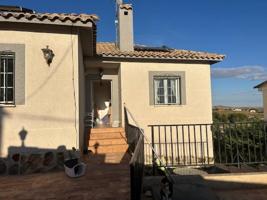 Casa en venta en Colmenar de Oreja, Colmenar de Oreja photo 0