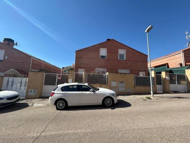 Chalet en venta en Pioz, Valcastillo photo 0