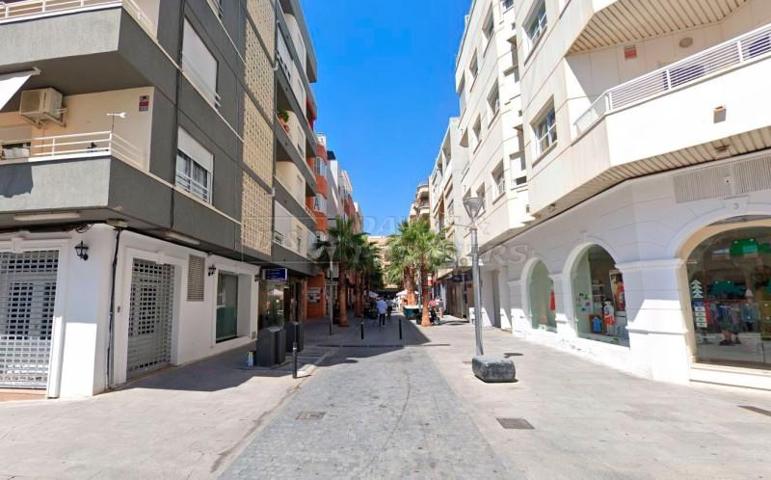 Local comercial en venta en Torrevieja, Centro photo 0